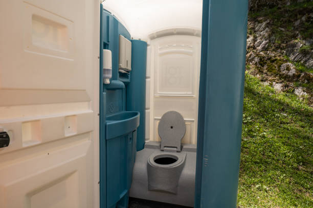 Portable Toilet Options We Offer in Tropical Park, FL